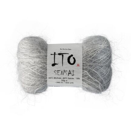 Garnnoegle i kvaliteten sensai fra ito garn i farven top light grey