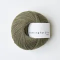 garnnoegle merino fra knitting for olive i farven stoevet oliven