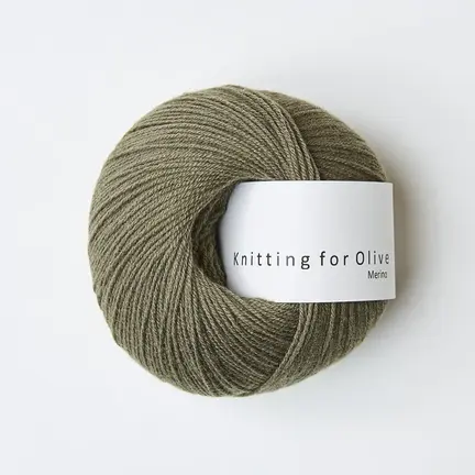 garnnoegle merino fra knitting for olive i farven stoevet oliven