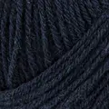 close up af garnnoegle merino fra knitting for olive i farven marineblaa navy