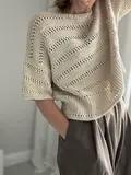 model ifoert strikket lacey loop tee fra other loops