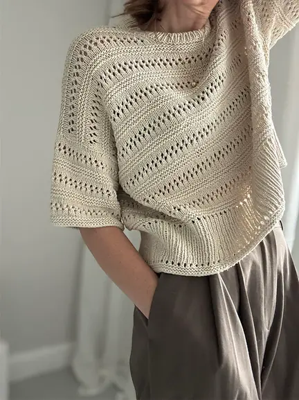 model ifoert strikket lacey loop tee fra other loops
