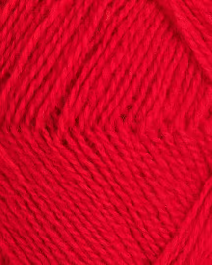 close up af garnet finull fra Rauma i farven hoej roed