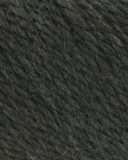 close up af garnnoegle af maerket carpe diem fra lang yarns i farven oliven meleret