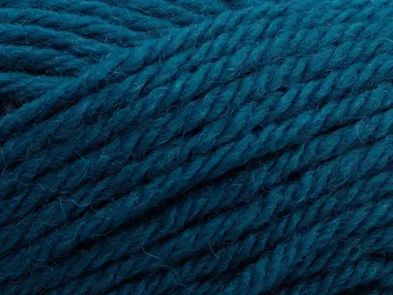 close up af garnnoegle peruvian highland fra Filcolana i farven 202 teal