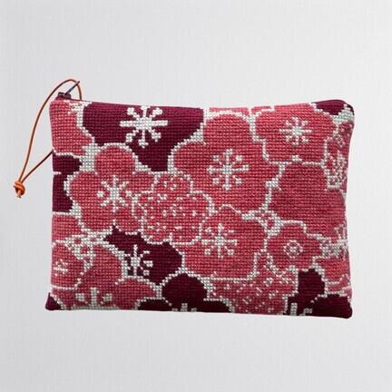 baldyres broderet clutch med soepapagoejer den hedder 'kyoto'