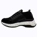 Oplev stil og komfort i én sko – chunky sneaker med slangemønster, strik og stænket sål. Perfekt til hverdagen med et råt udtryk.