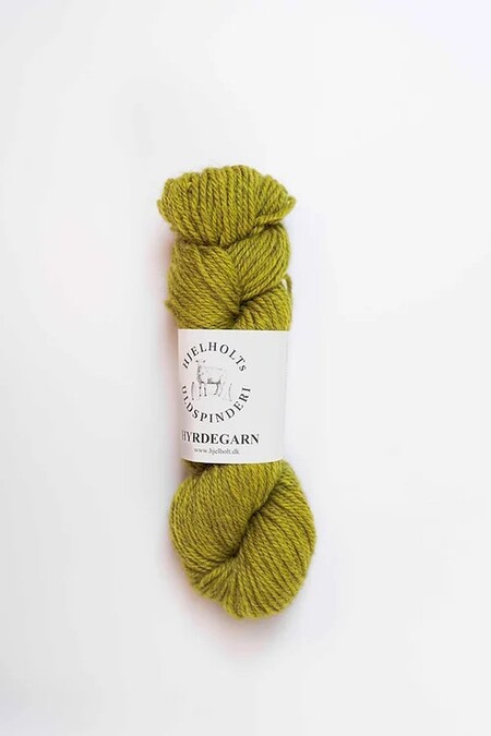 Garnoegle fra hjelholt uldspinderi hyrdegarn farve 12 aeblegroen