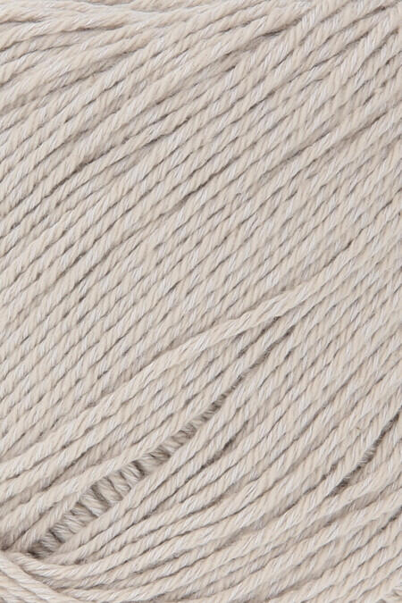 Close up af sommergarnet Sweet fra Lang Yarns i farven beige 26