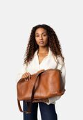 dame staar med project 40 strikketaske fra re designed i farven walnut
