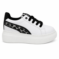 Hvid platform sneaker med sorte detaljer til dame