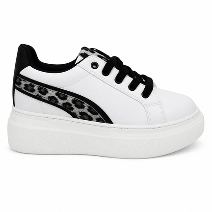Hvid platform sneaker med sorte detaljer til dame