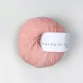 garnnoegle merino fra knitting for olive i farven valmuerosa