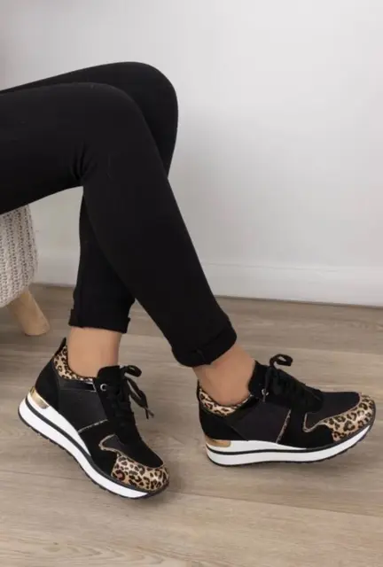 sorte leopard sneakers