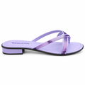 Tamaris lilla klipklap sandal til dame med blank rem og flad sål.