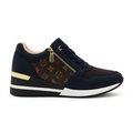 Sort dame wedge-sneaker med brun monogramside og gyldne detaljer