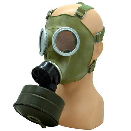 militærgrøn gasmaske med filter – realistisk cosplay og filmrekvisit