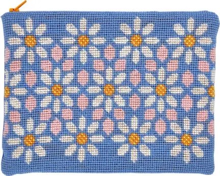 broderet clutch bloom fra fru zippe med en masse broderet blomster paa