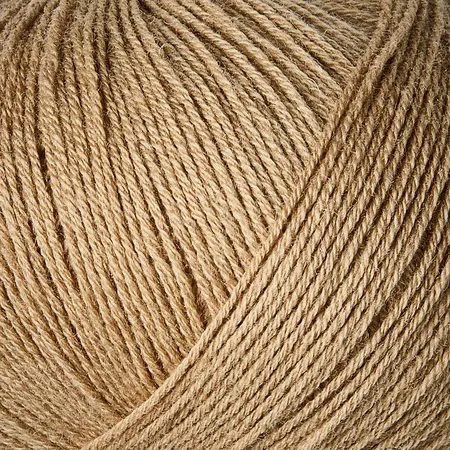 close up af garnnoegle merino fra knitting for olive i farven trenchcoat