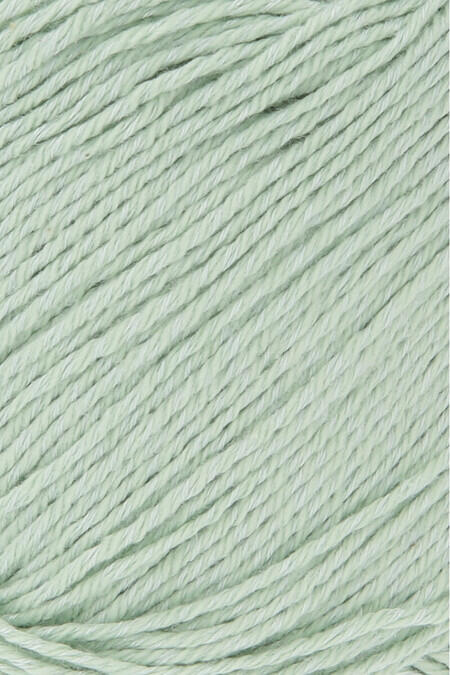 Close up af sommergarnet Sweet fra Lang Yarns i farven mint 58
