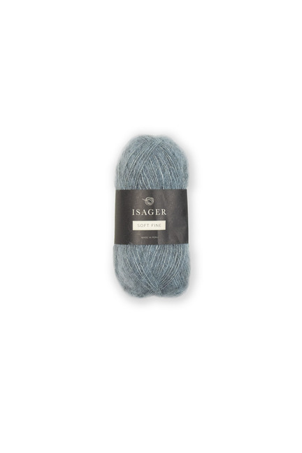 “Isager Soft Fine garn isblaa nuance farve 11, viser garnets bloede tekstur