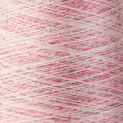 Close up af garnet Niji fra ITO garn i farven shades of pink