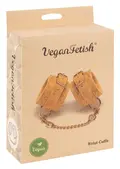 Vegan Fetish Wrist Cuffs i sort vegansk læder med metalring og kæde.
