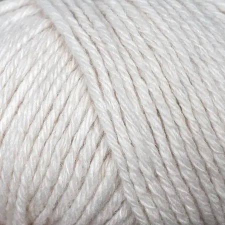 close up af garnnoegle heavy merino fra knitting for olive i farven sky