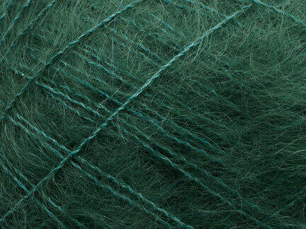 close up af garnoegle tilia fra filcolana i farve 124 reseda