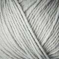 close up af garnnoegle heavy merino fra knitting for olive i farven perlegraa