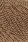 Close up af garnet Cashmere extra lace fra Lang Yarns i farven camel