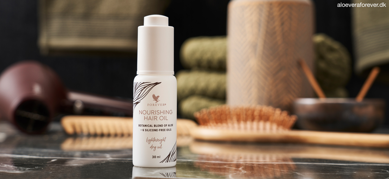 nourishing hair oil med Aloe vera fra Forever Living på toiletbord