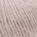 Close up af garnnoegle i angora fra mondial i farven 655