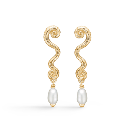 Wave øreringe udført i 925 sterlingsølv belagt med en slidstærk 18 karat forgyldning med perler.