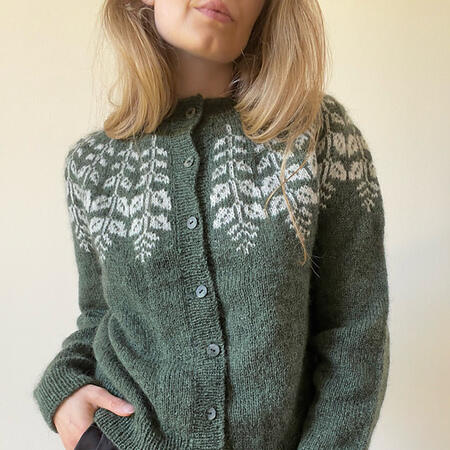 KRISTTJØRN CARDIGAN Hanne Rimmen Strikkekit Dansk Pelsuld 8-2 hjelholt