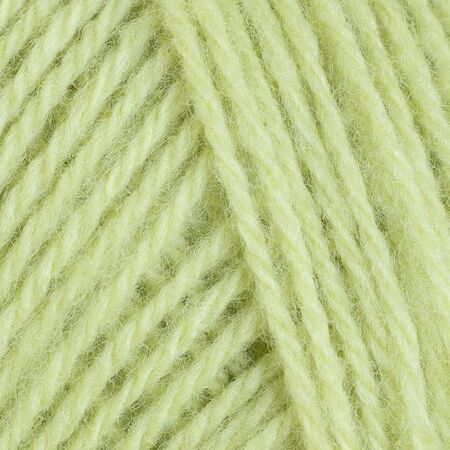 Close up af lun merino fra rauma garn i farven Pistaciecreme