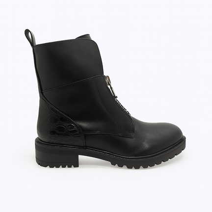 Sort ankelstøvle med lynlås og krokodille-detalje
