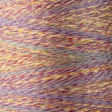 Close up af garnet Niji fra ITO garn i farven shades of yellow