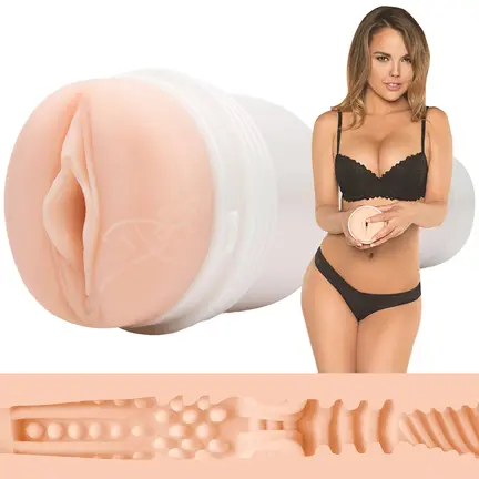 Fleshlight Girls Dillion Harper "Crush" masturbator i realistisk SuperSkin®-materiale med anatomisk åbning