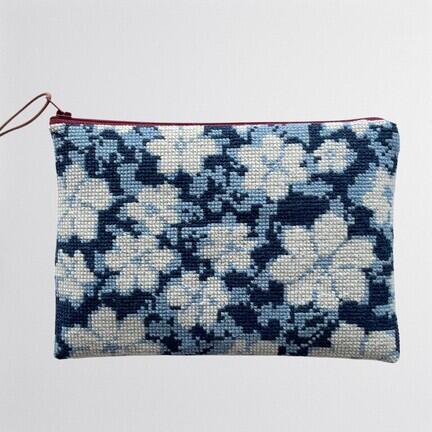 baldyres broderet clutch med soepapagoejer den hedder 'anemoner'