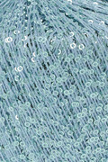 close up af garnoegle af maerket paillettes fra lang yarns i farven light blue