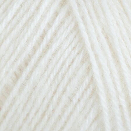 Close up af lun merino fra rauma garn i farven natur