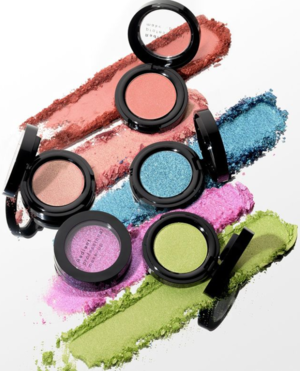 Radiant Eye Color Metallic øjenskygger i forskellige farver med farveprøver.